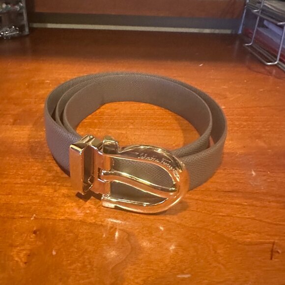 Salvatore Ferragamo Beige Textured Leather Belt with Gold Buckle 95 cm - Picture 2 of 10
